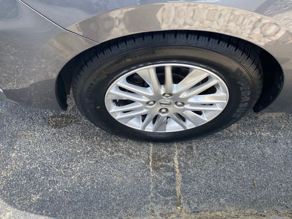 2024 Nissan Versa 1.6 S