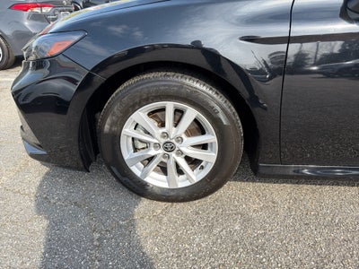 2025 Toyota Camry Hybrid LE