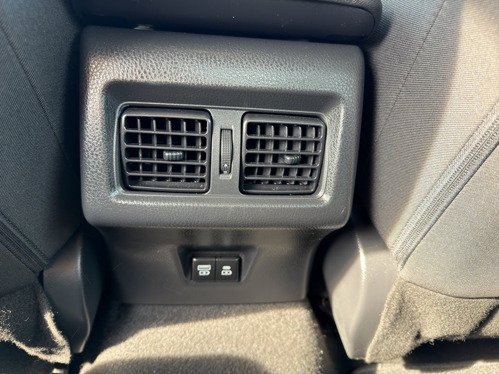 2025 Toyota Camry Hybrid LE