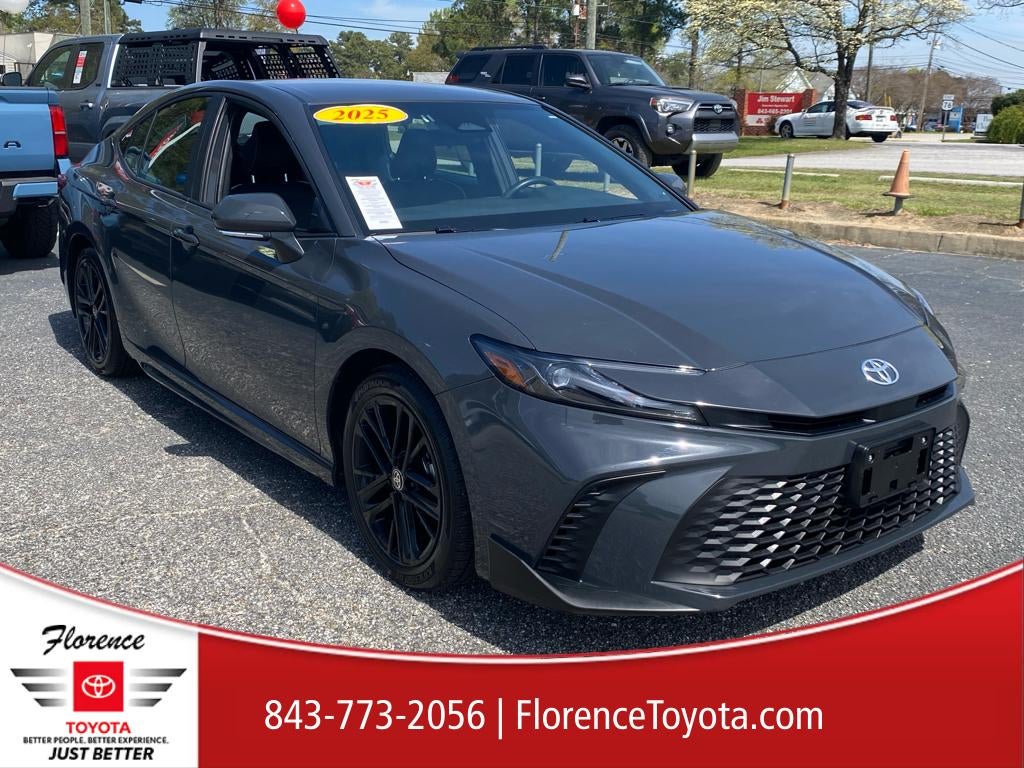 2025 Toyota Camry Hybrid SE