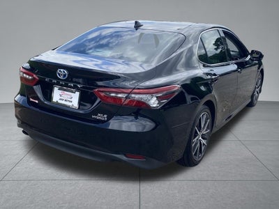 2022 Toyota Camry Hybrid XLE