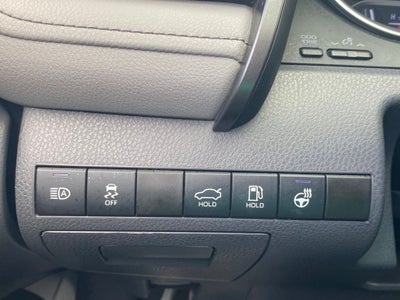 2022 Toyota Camry Hybrid XLE