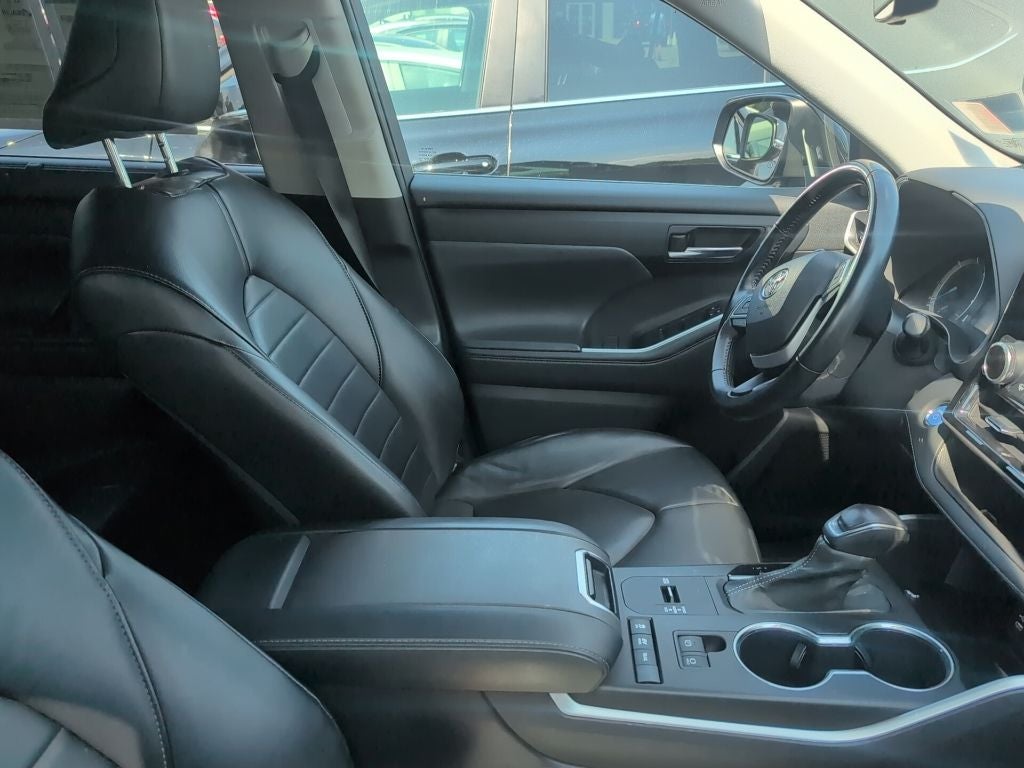 2022 Toyota Highlander Hybrid XLE