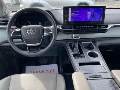 2025 Toyota Sienna XLE 8 Passenger