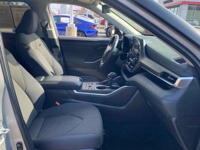 2024 Toyota Highlander LE