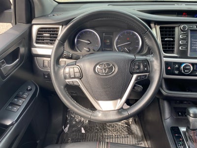 2019 Toyota Highlander SE Nightshade