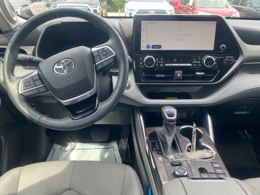 2022 Toyota Highlander XSE