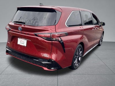 2022 Toyota Sienna XSE 7 Passenger