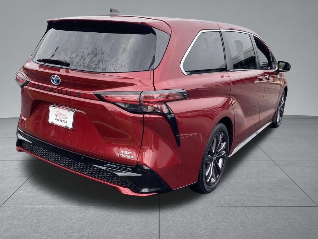 2022 Toyota Sienna XSE 7 Passenger