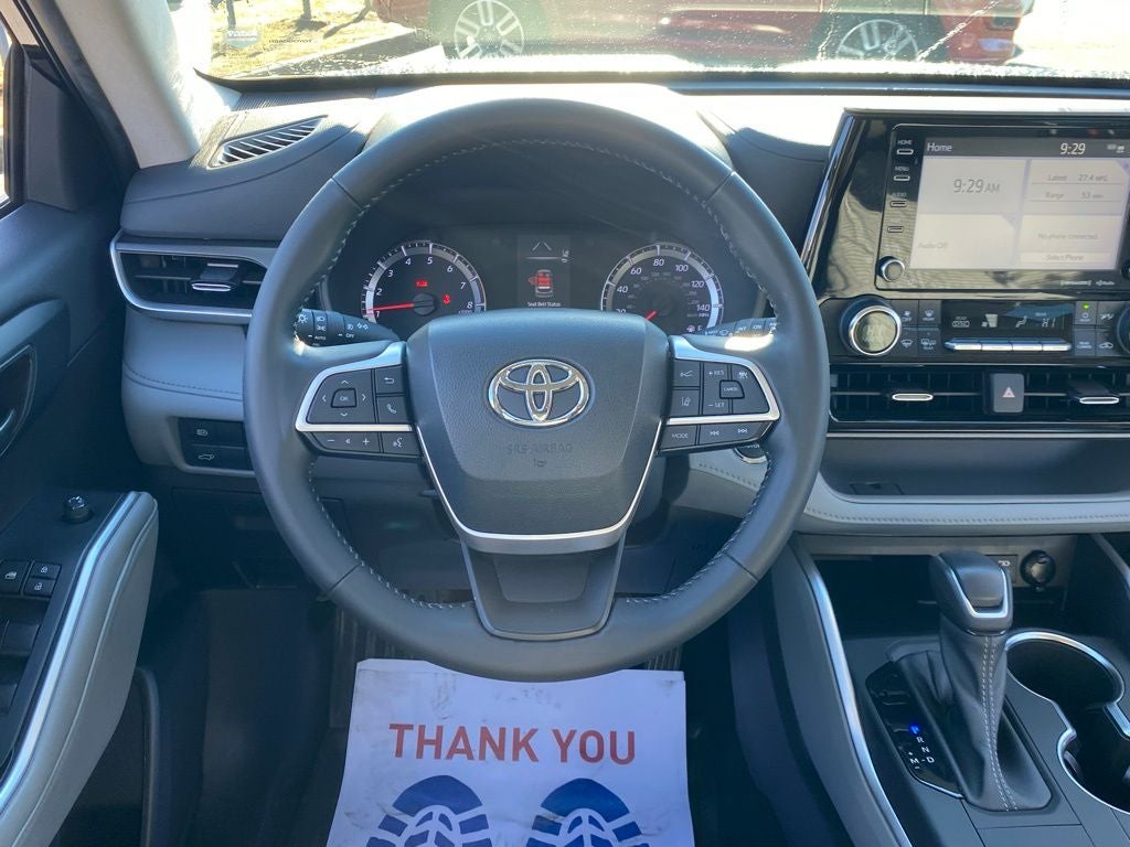 2022 Toyota Highlander LE