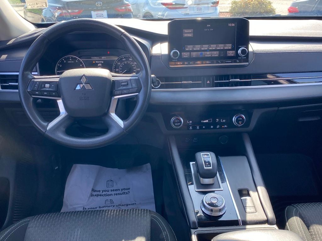 2023 Mitsubishi Outlander ES