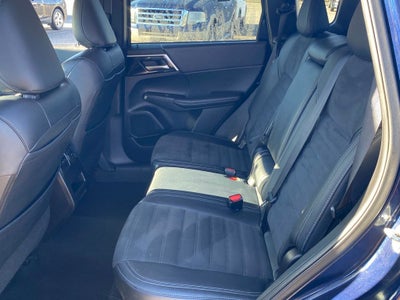 2024 Mitsubishi Outlander SE