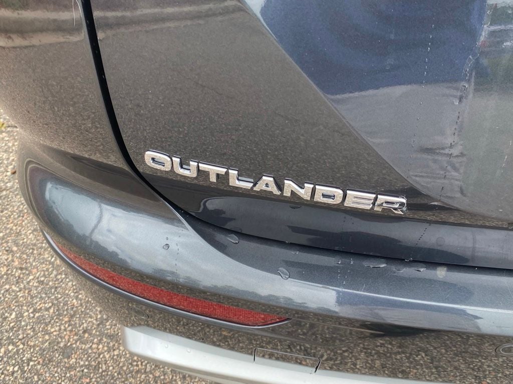 2024 Mitsubishi Outlander SE