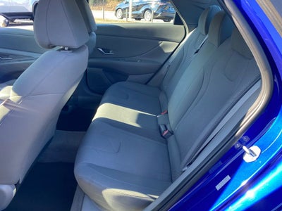 2023 Hyundai Elantra SE