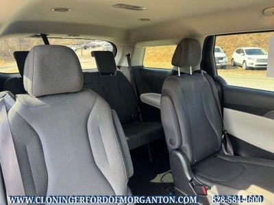 2023 Kia Carnival LX