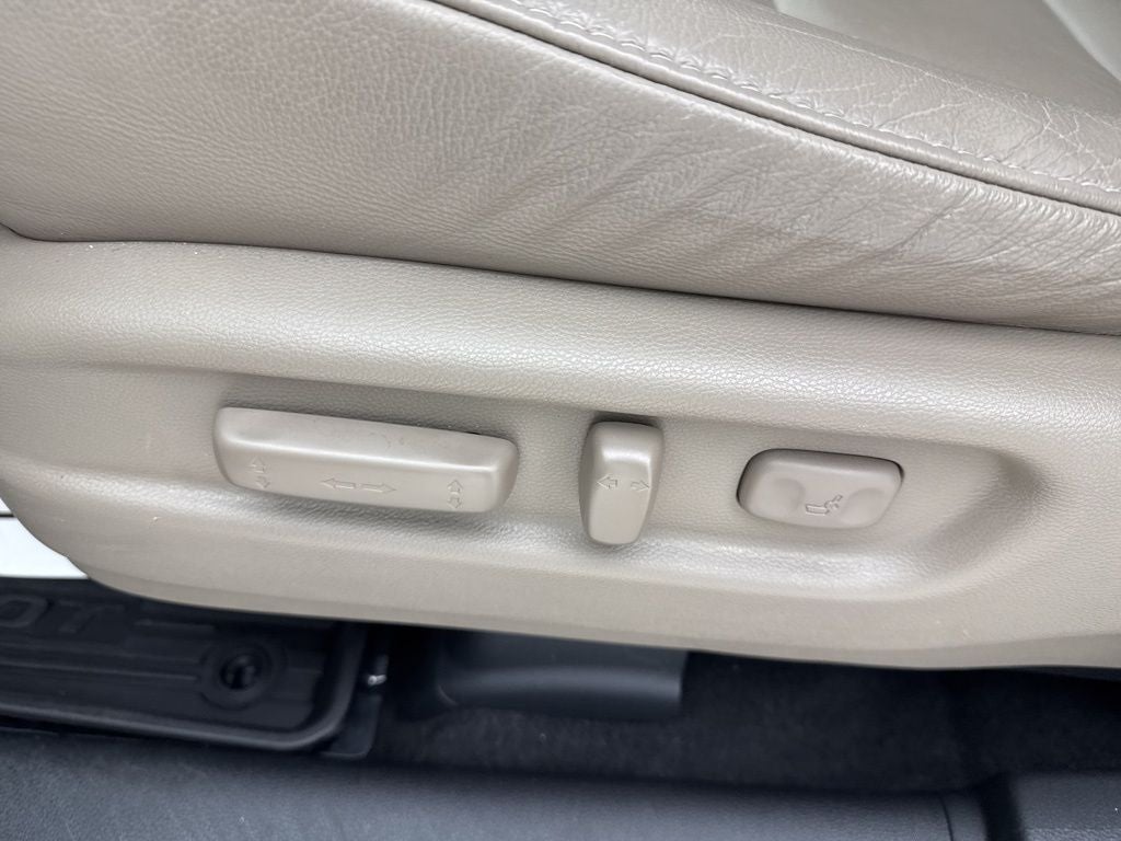 2022 Honda Pilot Touring 8 Passenger