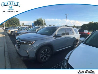2025 Honda Pilot Touring
