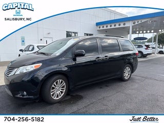 2017 Toyota Sienna XLE 8 Passenger