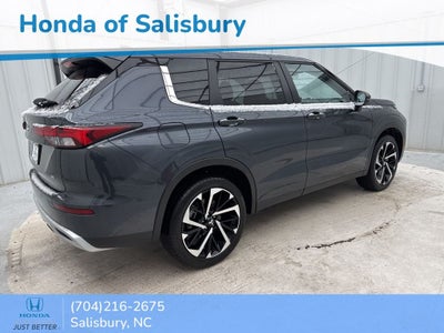 2024 Mitsubishi Outlander SE