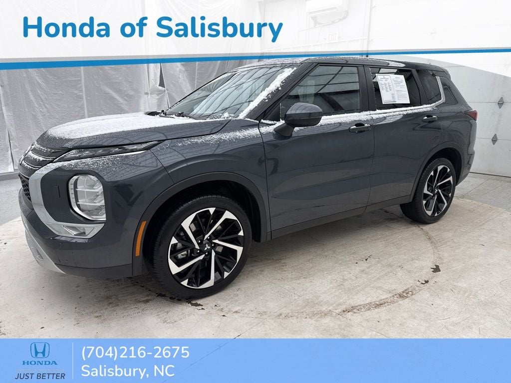 2024 Mitsubishi Outlander SE
