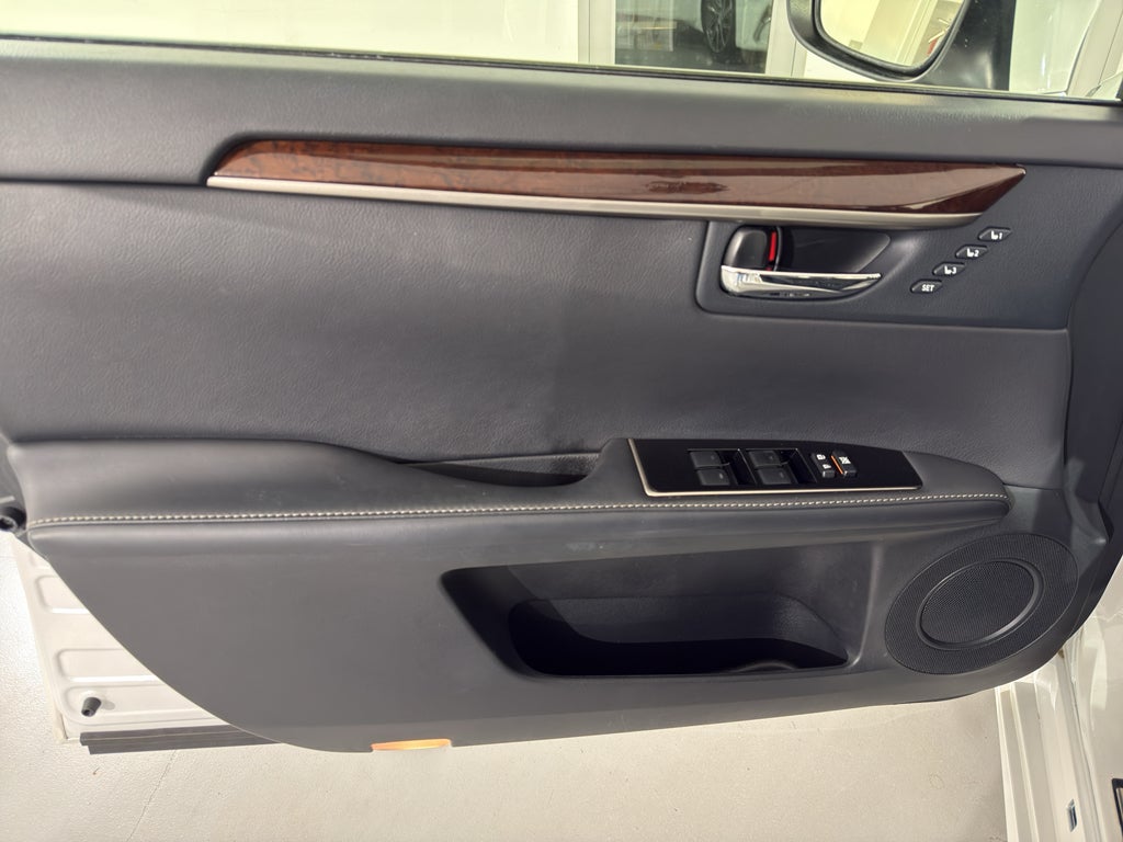 2017 Lexus ES 350 Base