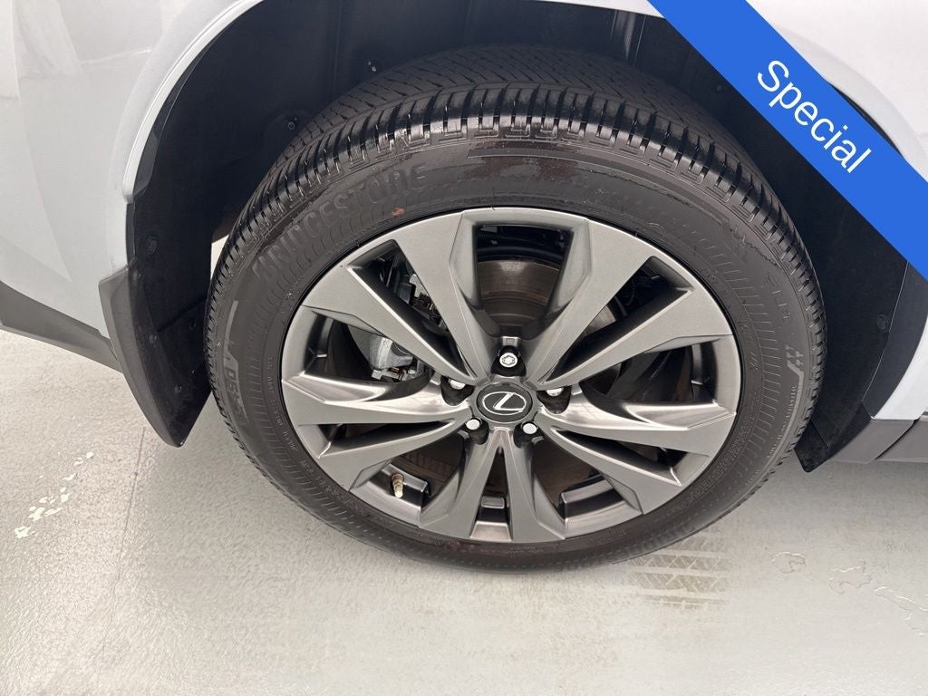 2024 Lexus UX 250h F SPORT Handling