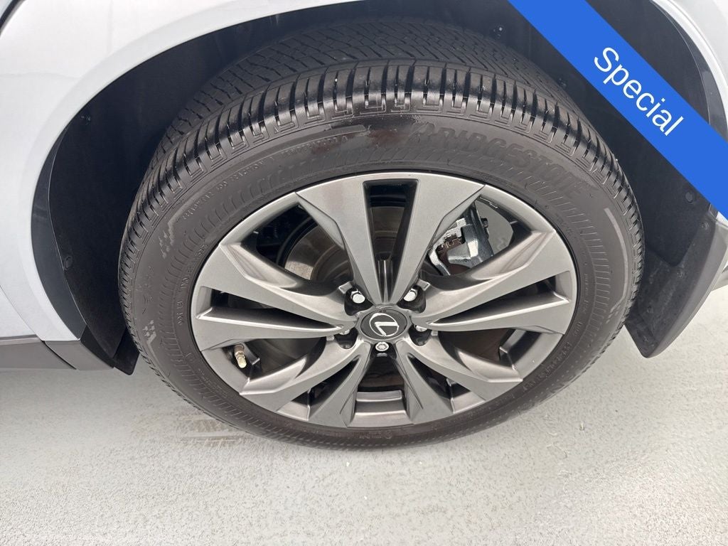 2024 Lexus UX 250h F SPORT Handling