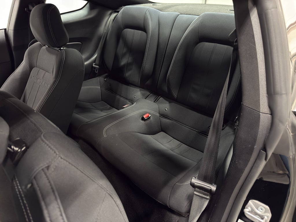 2022 Ford Mustang EcoBoost