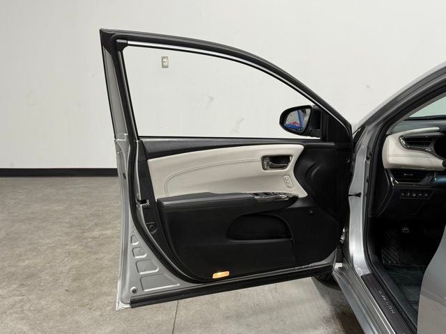 2018 Toyota Avalon Hybrid Limited