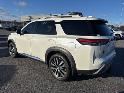 2022 Nissan Pathfinder Platinum
