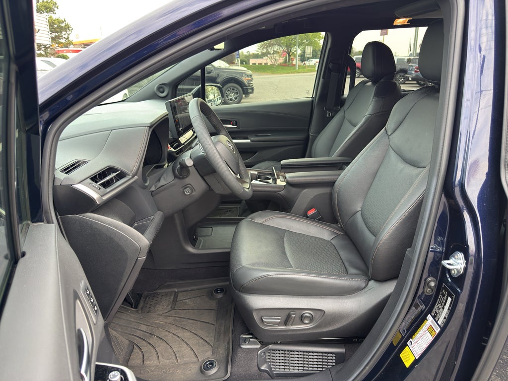 2025 Toyota Sienna Platinum