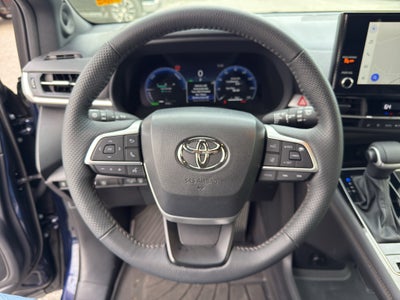 2025 Toyota Sienna Platinum