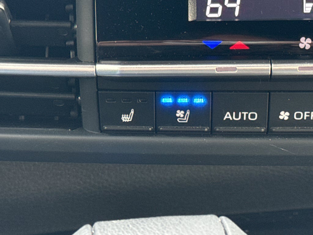 2025 Toyota Sienna Platinum