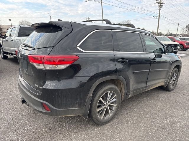 2017 Toyota Highlander SE