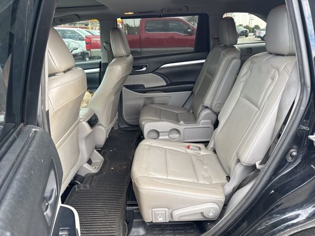 2017 Toyota Highlander SE