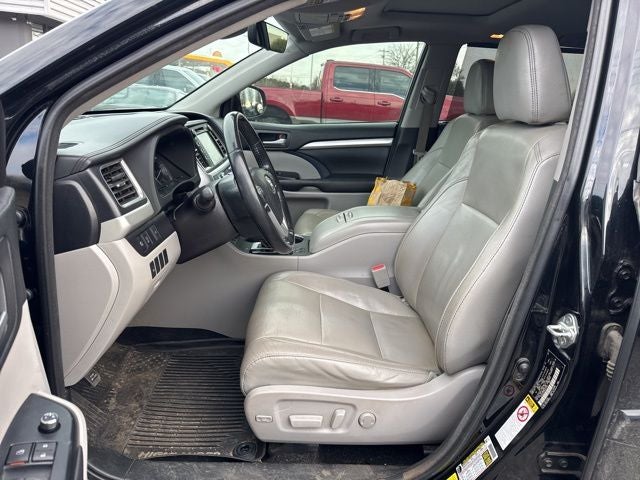 2017 Toyota Highlander SE