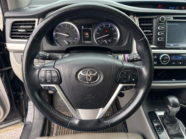 2017 Toyota Highlander SE