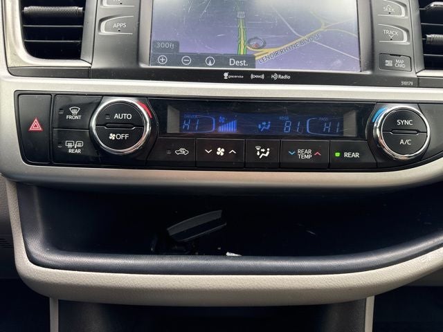 2017 Toyota Highlander SE