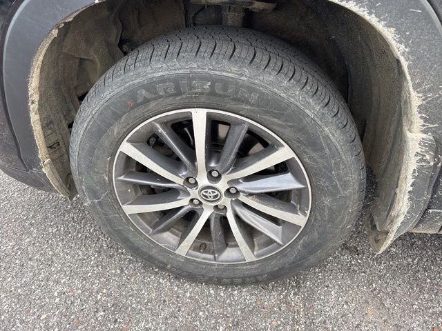 2017 Toyota Highlander SE