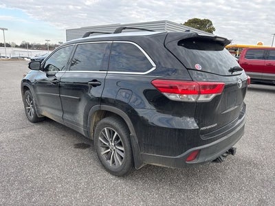 2017 Toyota Highlander SE