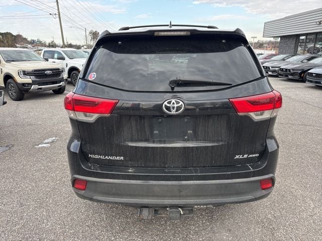 2017 Toyota Highlander SE