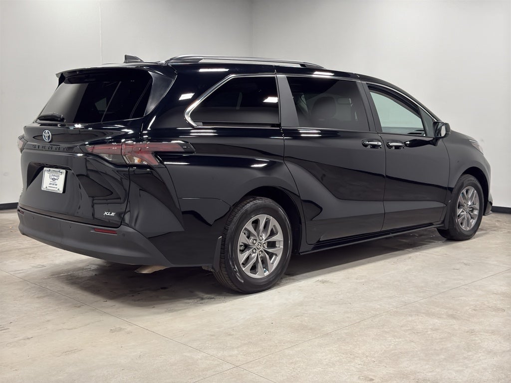 2025 Toyota Sienna XLE