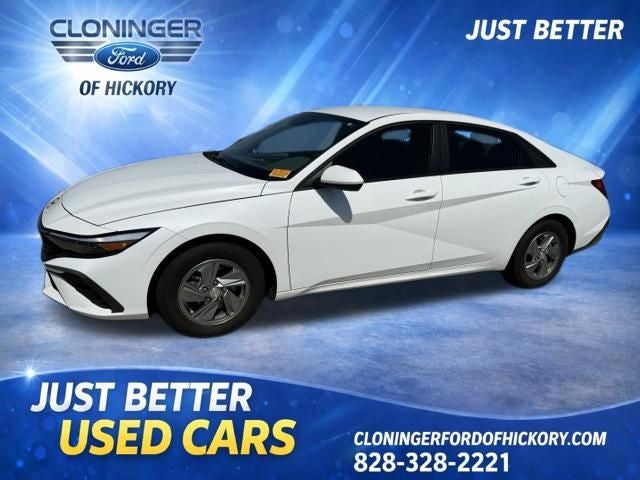2024 Hyundai Elantra SE