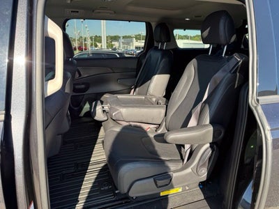 2025 Kia Carnival SX