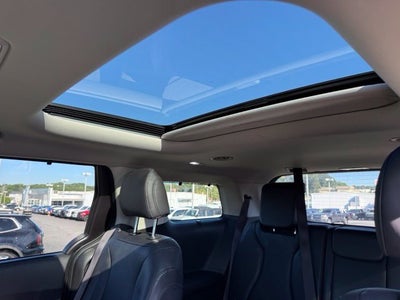 2025 Kia Carnival SX