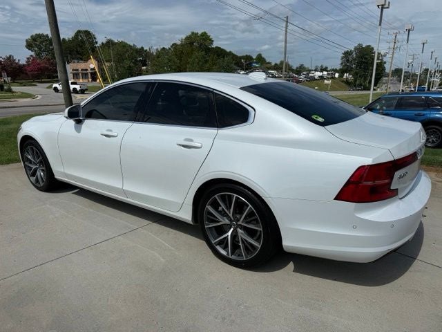 2017 Volvo S90 T6 Momentum