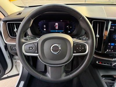 2022 Volvo XC60 Momentum