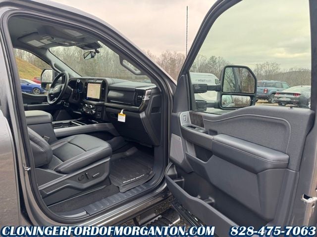 2026 Ford F-450SD Lariat DRW