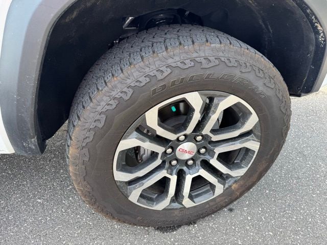 2024 GMC Canyon AT4