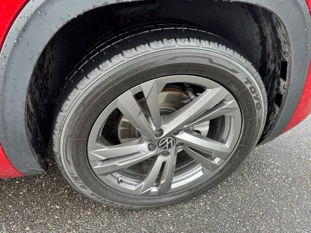 2024 Volkswagen Atlas Cross Sport 2.0T SEL R-Line